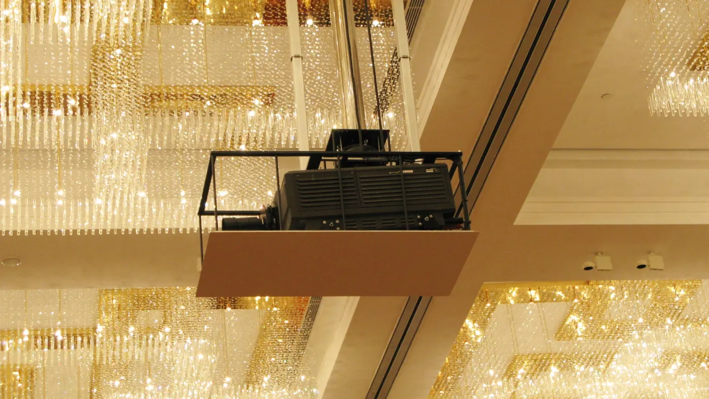 Lift máy chiếu âm trần PLE — hình ảnh chi tiết từ hãng